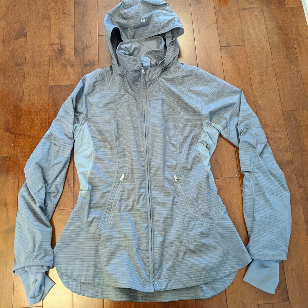 Lululemon women's gray hooded jacket in size 10